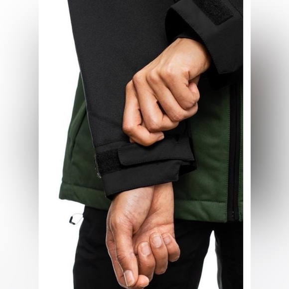 686 snow jacket - Picture 7 of 11